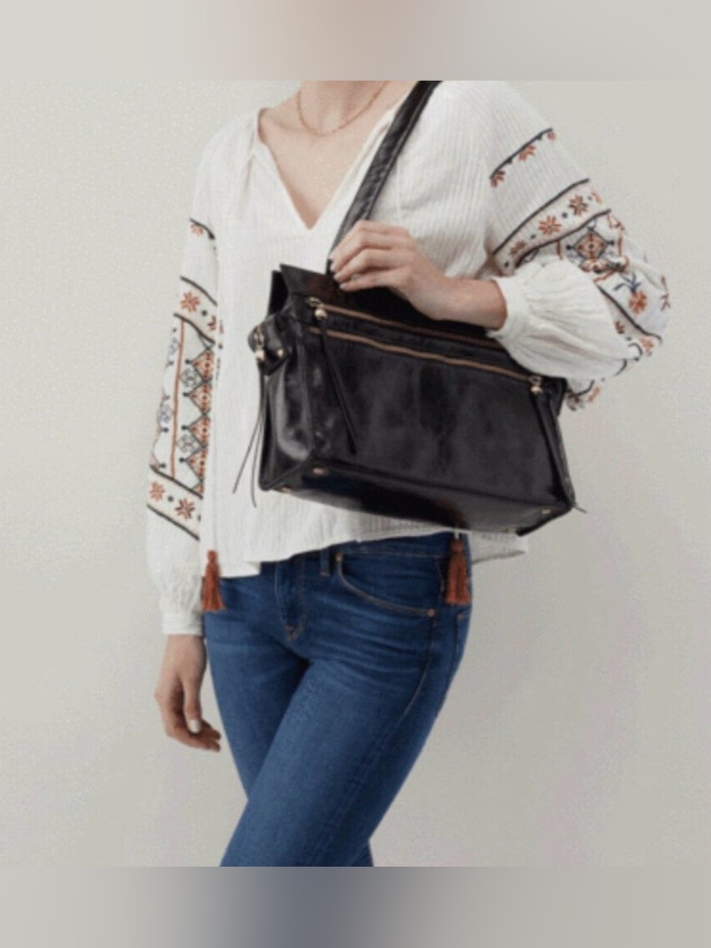 HOBO Seeker Borne NWT Top Zip Leather Tassel Shoulder Bag in Titanium Grey - Picture 5 of 10